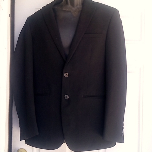 Formal Men's suit coat Van Heusen could use for school or church. - Picture 1 of 3